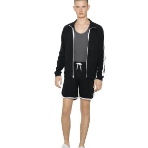 Model AARSA7423 American Apparel