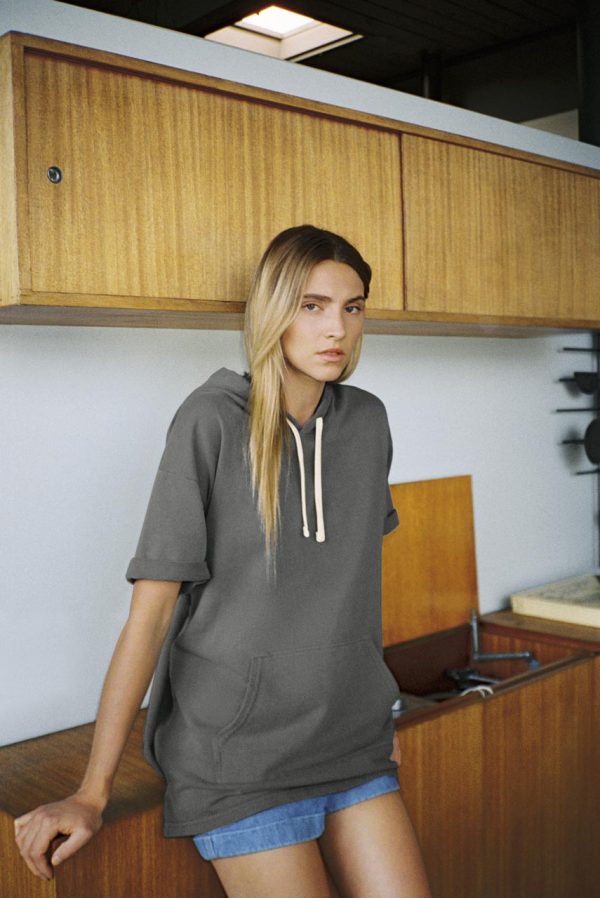 Model AATF424 American Apparel