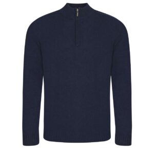 Model WAKHAN 1/4 ZIP SUSTAINABLE SWEATER EA061