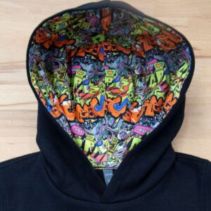 Model UNISEX KIDS CONTRAST PATTERNED HOODED SWEATSHIRT KA4014