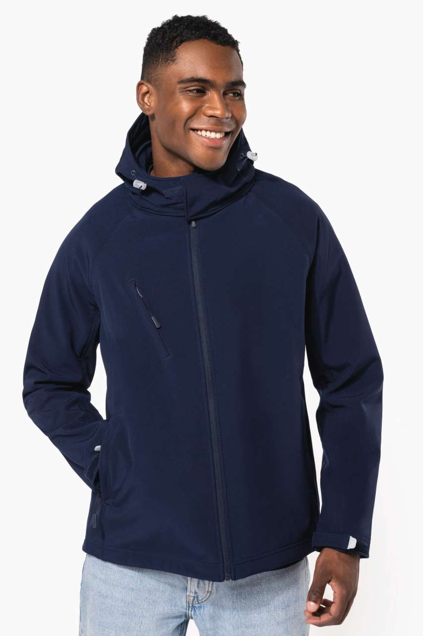 Model MEN'S DETACHABLE HOODED SOFTSHELL JACKET KA413 - Image 2