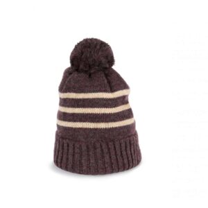 Model KNITTED STRIPED BEANIE IN RECYCLED YARN KP556