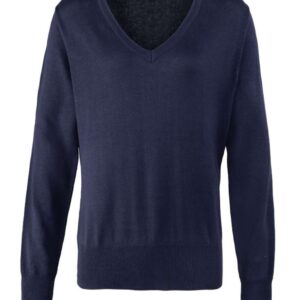 Model WOMEN'S KNITTED V-NECK SWEATER PR696